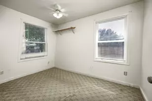 128 S Mountain Ave, Ashland, OR 97520 - Photo 32