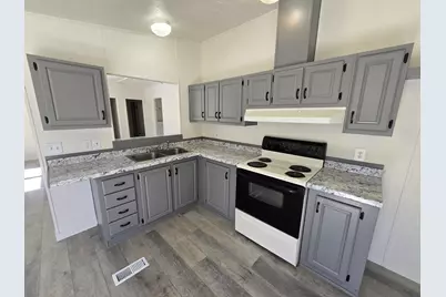 633 E Archwood Drive #UNIT 43, Eagle Point, OR 97524 - Photo 10