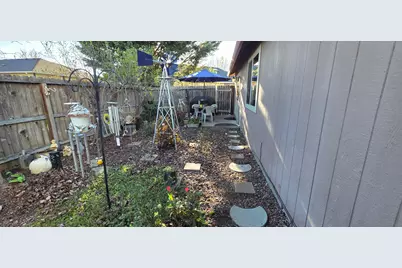 415 Marion Lane, Grants Pass, OR 97527 - Photo 2