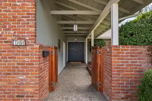 711 NW Amelia Dr, Grants Pass, OR 97526 - Photo 2