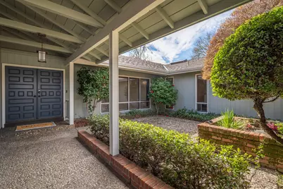 711 NW Amelia Drive, Grants Pass, OR 97526 - Photo 1