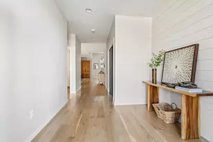 19183 NW Mount Shasta Dr, Bend, OR 97703 - Photo 4