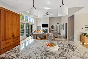 19183 NW Mount Shasta Dr, Bend, OR 97703 - Photo 16