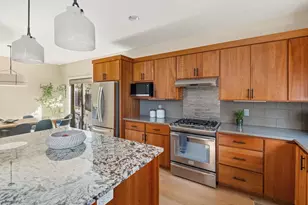 19183 NW Mount Shasta Dr, Bend, OR 97703 - Photo 14