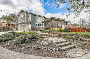 1120 Barrington Cir, Ashland, OR 97520 - Photo 2