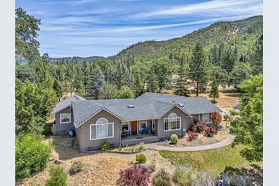 1775 Wards Creek Road, Rogue River, OR 97537 - Photo 2