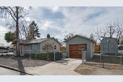 512 SE 10th Street, Grants Pass, OR 97526 - Photo 2