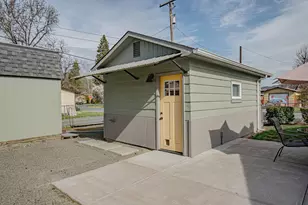 512 SE 10th St, Grants Pass, OR 97526 - Photo 22