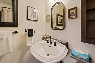 1565 NW Wall St, Bend, OR 97703 - Photo 24