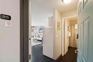 1565 NW Wall St, Bend, OR 97703 - Photo 4