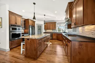 814 Steepleview Dr, Jacksonville, OR 97530 - Photo 24