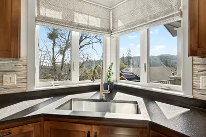 814 Steeple View Drive, Jacksonville, OR 97530 - Photo 26