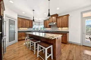 814 Steepleview Dr, Jacksonville, OR 97530 - Photo 30