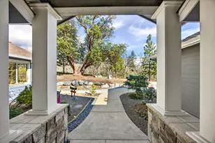 814 Steepleview Dr, Jacksonville, OR 97530 - Photo 14