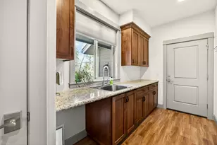 814 Steepleview Dr, Jacksonville, OR 97530 - Photo 34