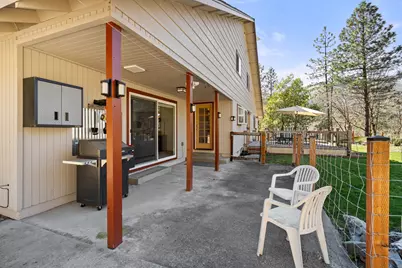 4490 Foots Creek Right Fork Road, Gold Hill, OR 97525 - Photo 10