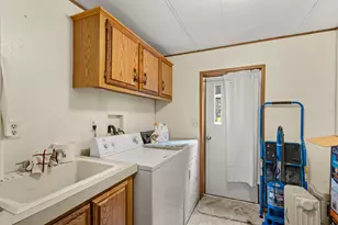 211 Barlow St, Cave Junction, OR 97523 - Photo 20