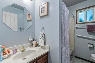 9780 Monument Dr, Grants Pass, OR 97526 - Photo 16