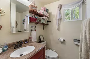 9780 Monument Dr, Grants Pass, OR 97526 - Photo 14