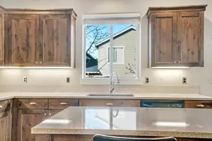 63169 NE Hadley Pl, Bend, OR 97701 - Photo 8