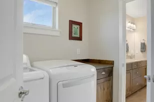 63169 NE Hadley Pl, Bend, OR 97701 - Photo 18