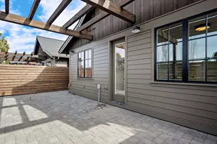 19114 Trailhead Ct, Bend, OR 97702 - Photo 2