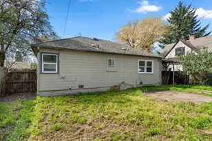 610 NW B St, Grants Pass, OR 97526 - Photo 16