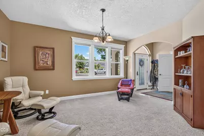374 Leandra Lane, Eagle Point, OR 97524 - Photo 10