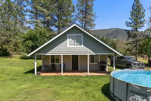 9011 Monument Dr, Grants Pass, OR 97526 - Photo 44