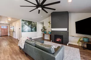 270 NW 33rd St, Redmond, OR 97756 - Photo 4