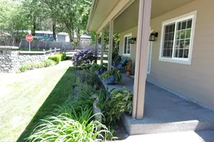 1025 Anglers Pl, Shady Cove, OR 97539 - Photo 52