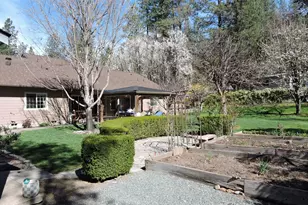 1025 Anglers Pl, Shady Cove, OR 97539 - Photo 40