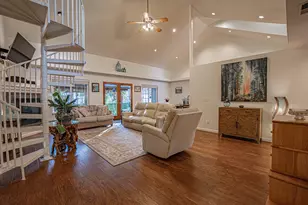 1025 Anglers Pl, Shady Cove, OR 97539 - Photo 2