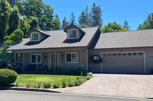 1025 Anglers Pl, Shady Cove, OR 97539 - Photo 2