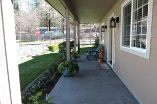 1025 Anglers Pl, Shady Cove, OR 97539 - Photo 42