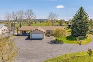 4088 SW Minson Rd, Powell Butte, OR 97753 - Photo 2