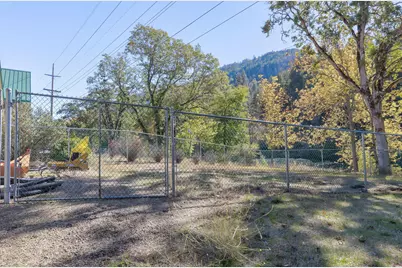 26268 Oregon 62, Trail, OR 97541 - Photo 14