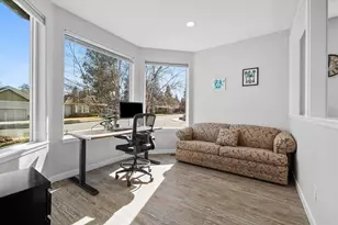 997 SE Shadowood Dr, Bend, OR 97702 - Photo 10