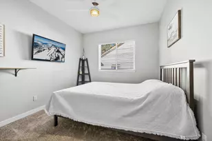 997 SE Shadowood Dr, Bend, OR 97702 - Photo 28