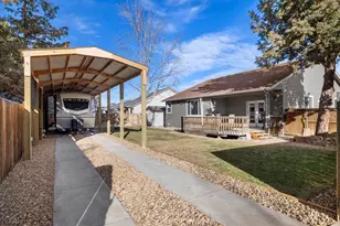 997 SE Shadowood Dr, Bend, OR 97702 - Photo 34