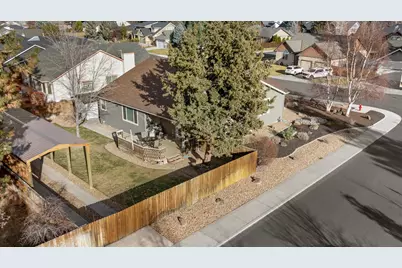 997 SE Shadowood Drive, Bend, OR 97702 - Photo 36