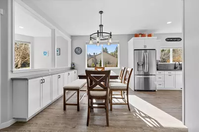 997 SE Shadowood Drive, Bend, OR 97702 - Photo 12