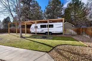 997 SE Shadowood Dr, Bend, OR 97702 - Photo 6