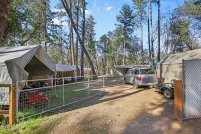 1438 Summit Loop, Grants Pass, OR 97527 - Photo 26