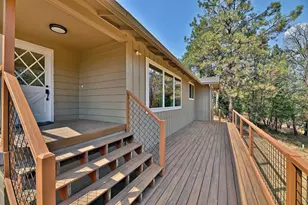 1100 Cantrall Rd, Jacksonville, OR 97530 - Photo 2