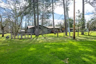 1000 Lawrence Ln, Merlin, OR 97532 - Photo 28