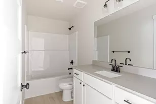 308 NW Monte Vis Ave, Madras, OR 97741 - Photo 18