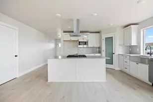 308 NW Monte Vis Ave, Madras, OR 97741 - Photo 6