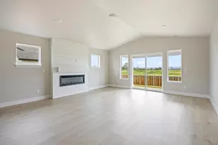 308 NW Monte Vis Ave, Madras, OR 97741 - Photo 8