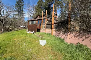 7422 Rogue River Dr, Shady Cove, OR 97539 - Photo 2